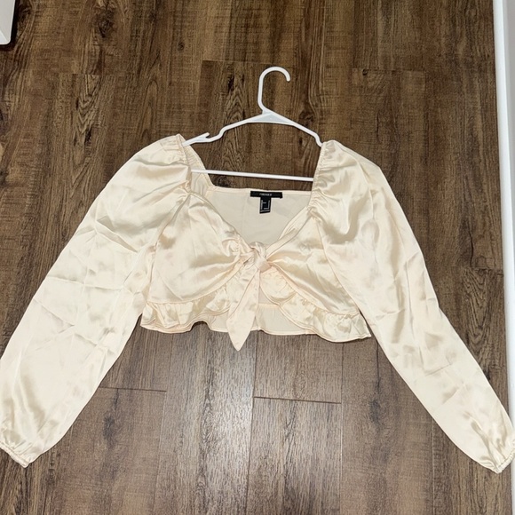❤️Forever 21 size small blouse- never worn and in excellent condition❤️ - Picture 3 of 6
